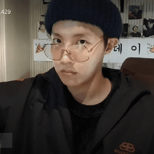 ᰋ 𝅄    ও J-Hope ¡ 17