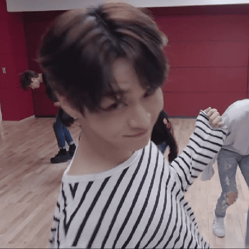 ᰋ 𝅄    ও Lee Know ¡ 3