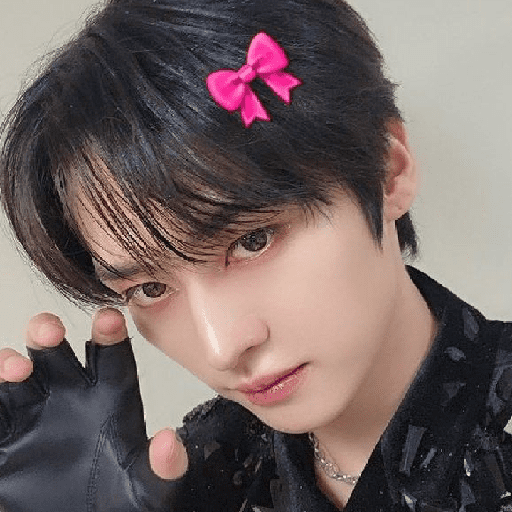 ᰋ 𝅄    ও Lee Know ¡ 16