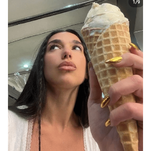 Dua Lipa 4