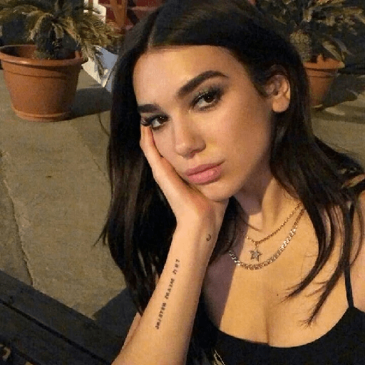 Dua Lipa 19