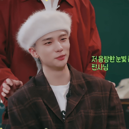 `` 🥐 ›› hyunjin  2