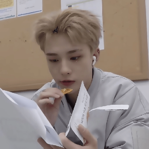 `` 🥐 ›› hyunjin  26