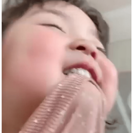 Niña 8